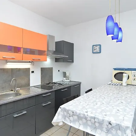 Apartment Fuer 3 Personen Ca 35 Qm In Stinjan, Istrien Istrische Riviera
