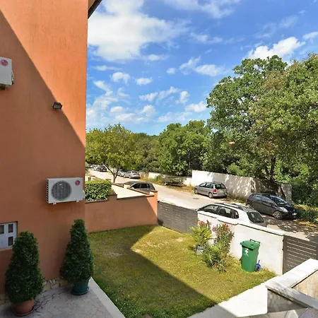 Apartment Fuer 3 Personen Ca 35 Qm In Stinjan, Istrien Istrische Riviera Stinjan