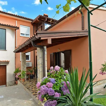 Fuer 3 Personen Ca 35 Qm In Stinjan, Istrien Istrische Riviera Apartman Stinjan